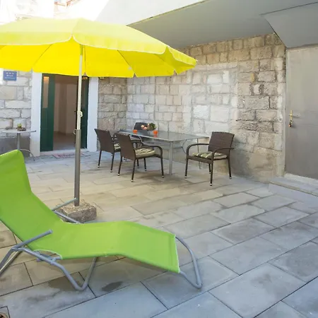 Zdrav - With Big Terrace Apartment