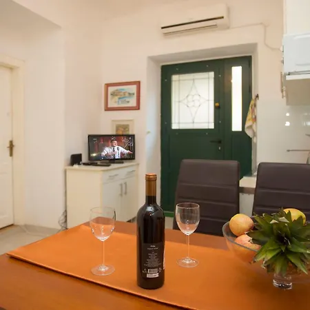 Apartment Zdrav - With Big Terrace *