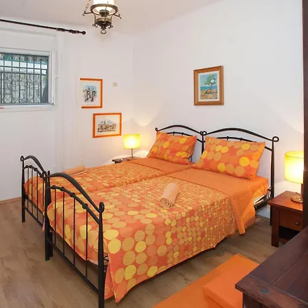 Apartment Zdrav - With Big Terrace